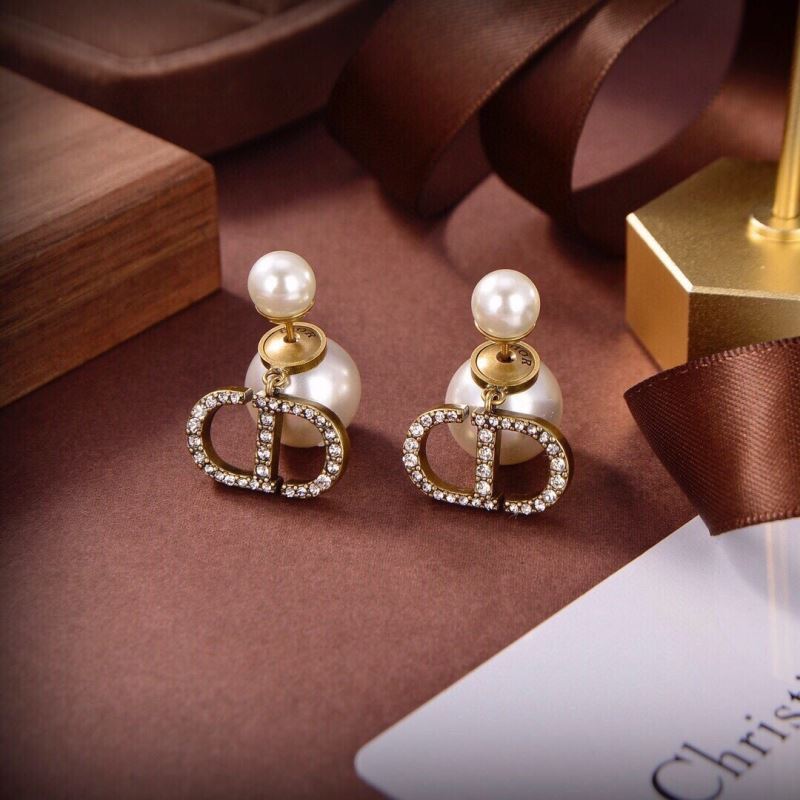 chr1st1an D10r earrings
